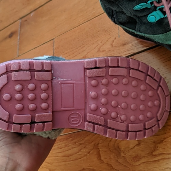 Snow boots - Picture 3 of 3